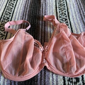 Elomi lace bra gently used in great condition